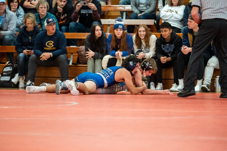 Three wrestlers place in Elite Division as Norse host Luther Open